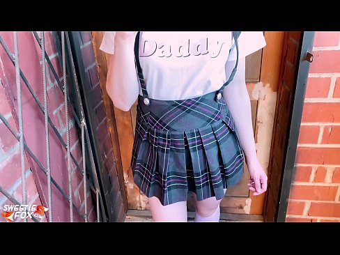 ❤️ Schoolgirl Sucks a dick gu domhainn agus fucks an àite clasaichean. ❤❌  Bhidio anal  leinn